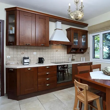 Вилла Alea Apolpaina